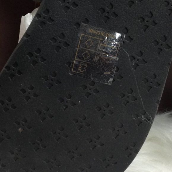 Patricia Nash Fidella Leather Toe-Loop Sandals - Picture 10 of 15